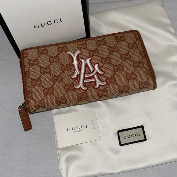 Authentic Gucci MLB LA dodgers zippy wallet clutch